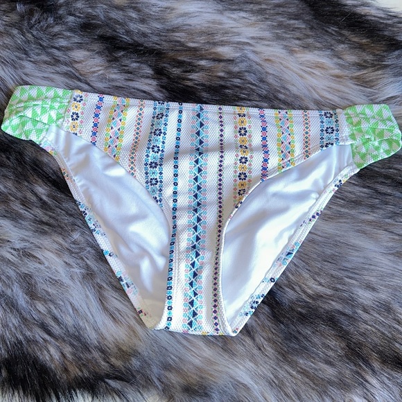 Jessica Simpson *NWOT* Women's Side Shirred Hipster Bikini Swim Bottoms - Picture 2 of 8